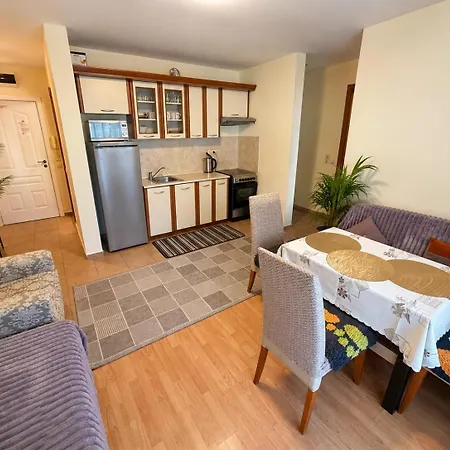 Two-bedroom With Garden View Apartman *