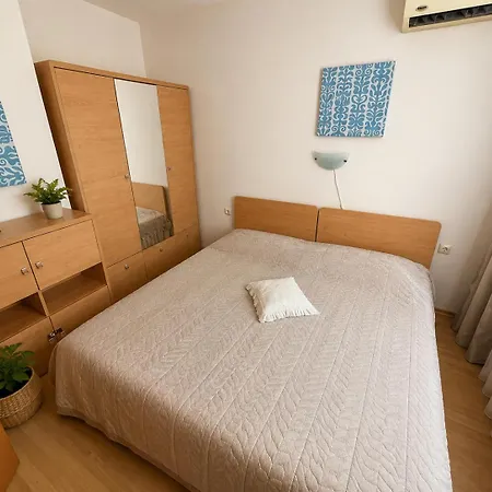Apartman Two-bedroom With Garden View