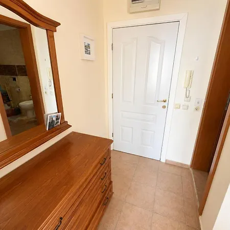 Two-bedroom With Garden View Apartman *